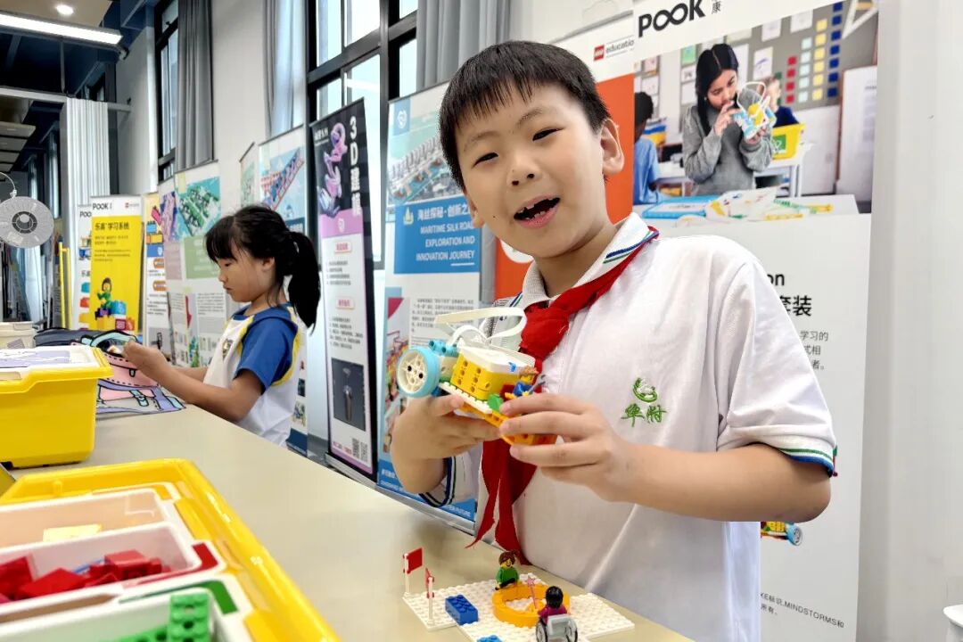 华海双语学校07.jpg 华海双语学校07.jpg