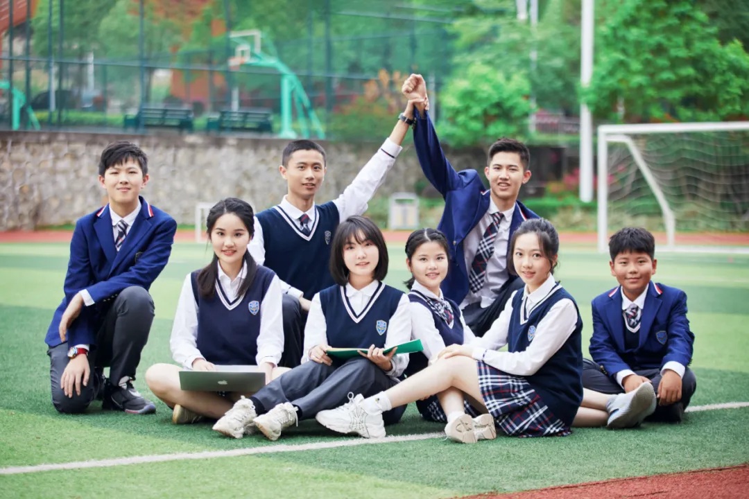 ������ø�ѧУ�ٵ��й�����ѧУ���¾��������а�